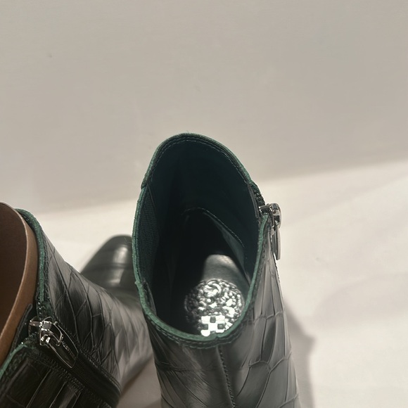 Vince CAMUTO Green Croco-Embossed Ankle Boots with inside zipper and elastic. - Picture 7 of 10